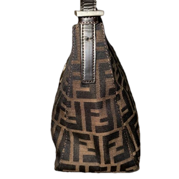 FENDI Baguette Handbag - Picture 6 of 14